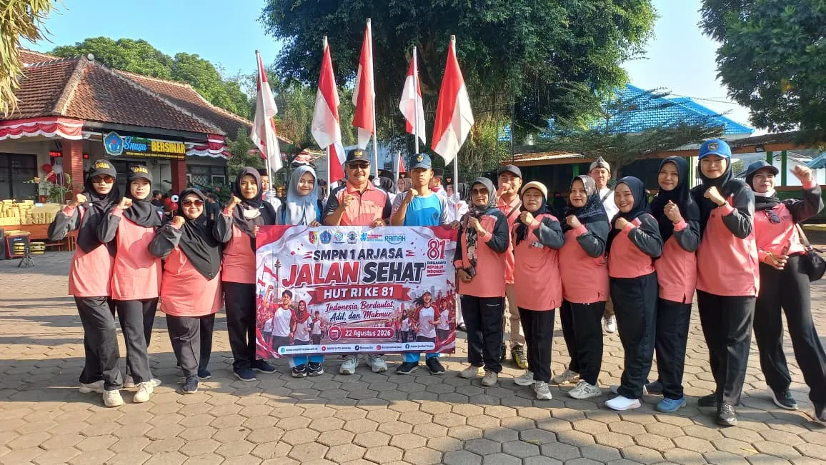 Menggelora! Semarak HUT RI ke-81 di SMPN 1 Arjasa Diwarnai Lomba Meriah dan Jalan-Jalan Sehat